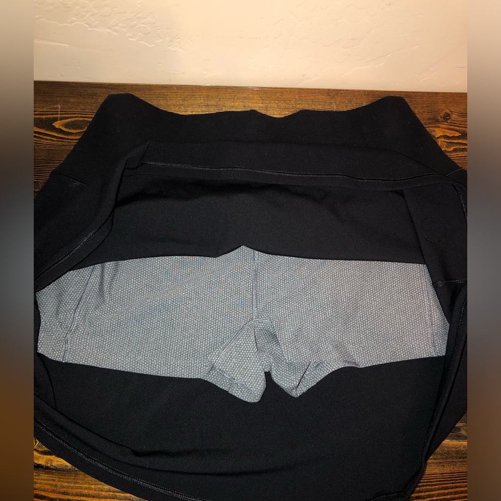 Vuori Black and Gray Skort - Picture 3 of 7